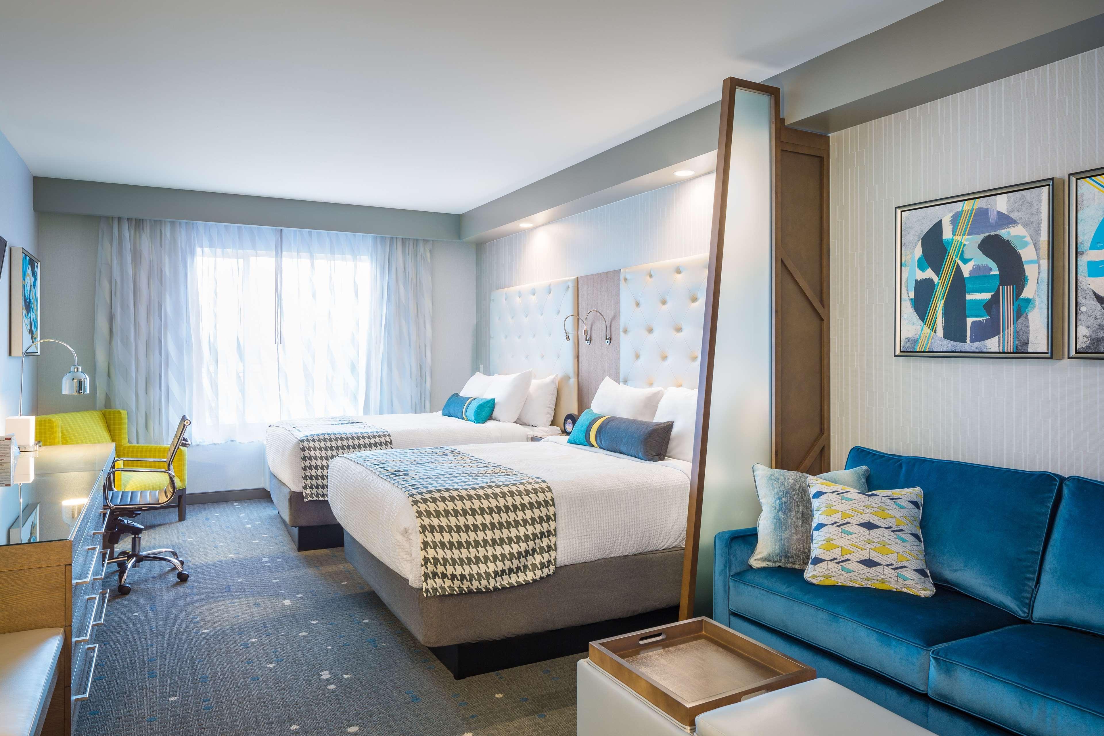 Best Western Premier Hotel At Fisher'S Landing Ванкувер Экстерьер фото