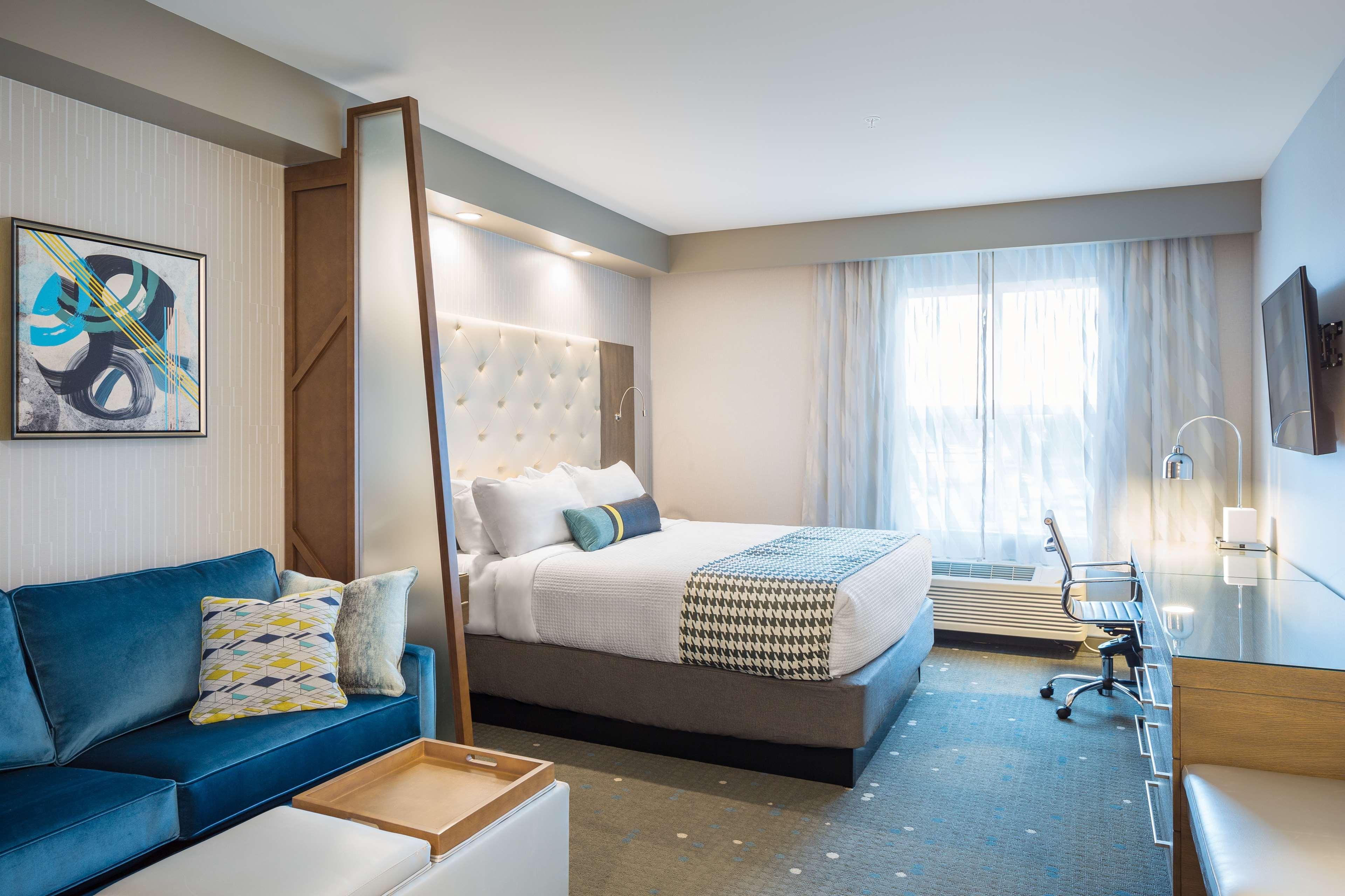 Best Western Premier Hotel At Fisher'S Landing Ванкувер Экстерьер фото
