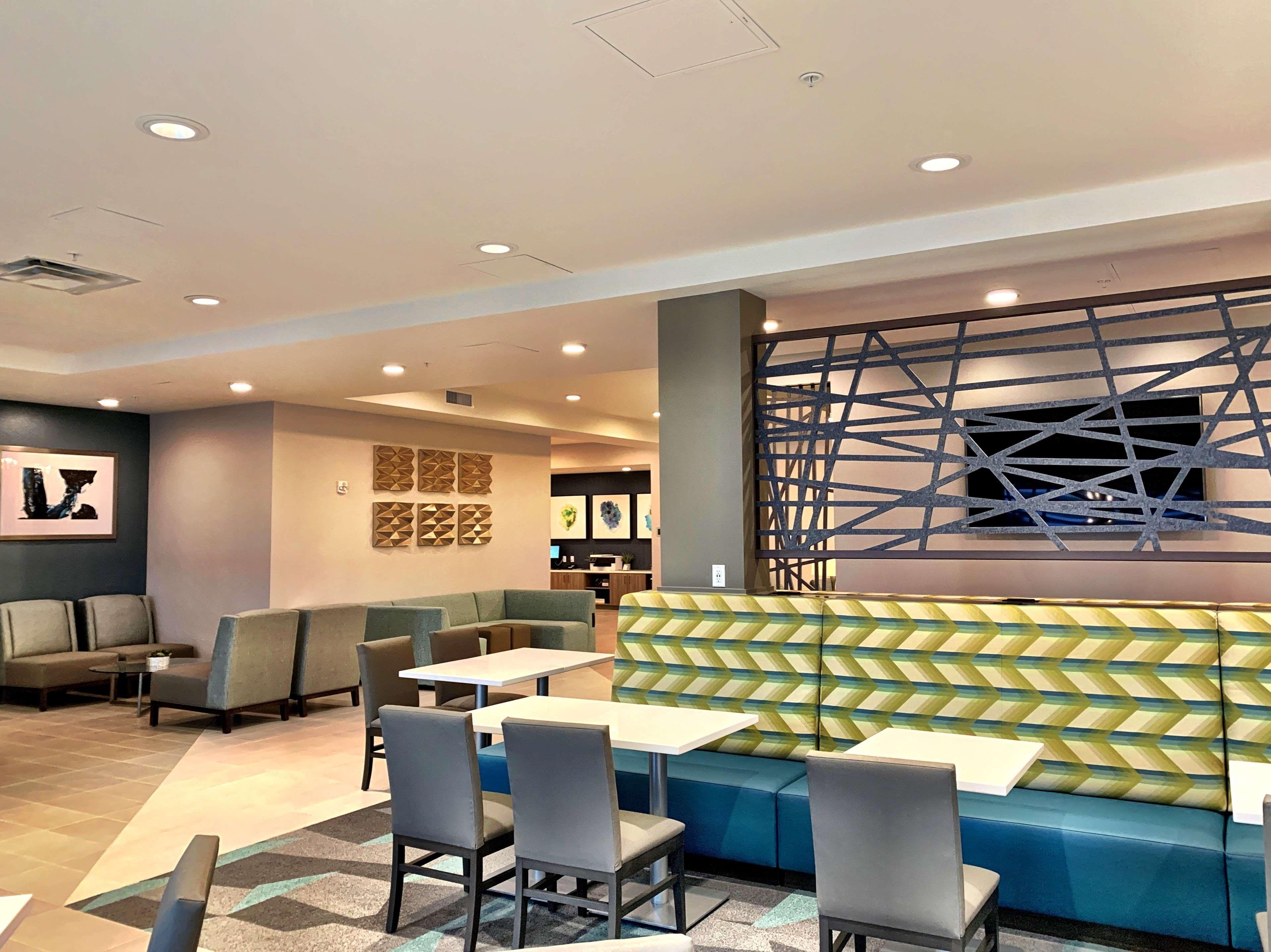 Best Western Premier Hotel At Fisher'S Landing Ванкувер Экстерьер фото