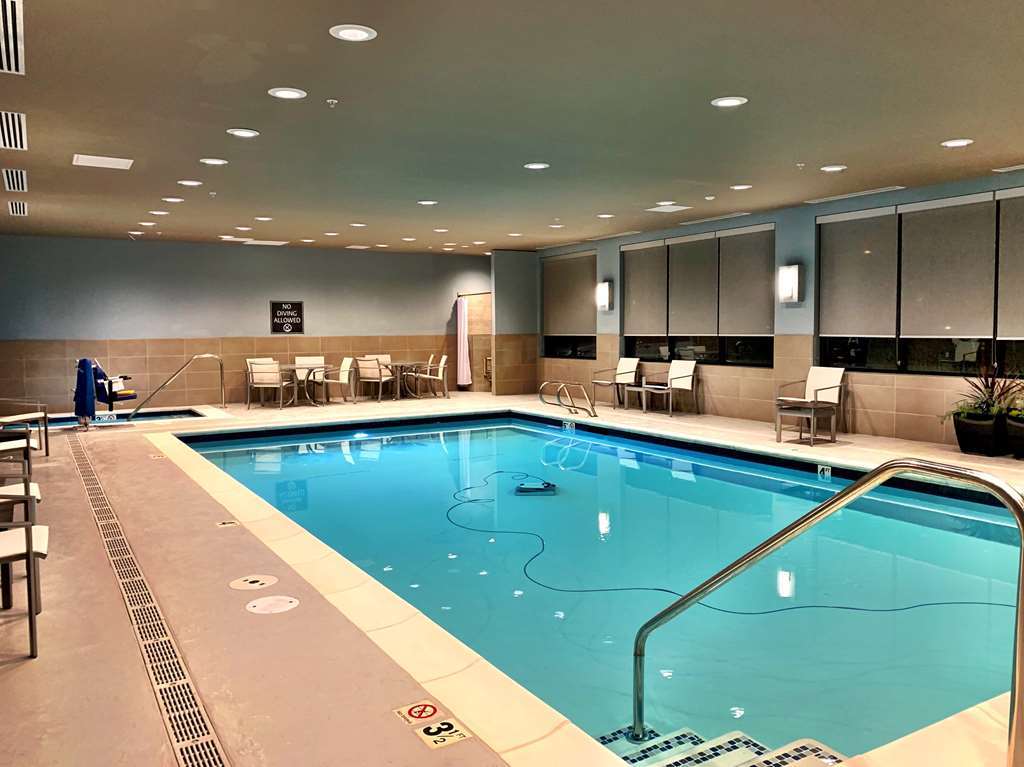 Best Western Premier Hotel At Fisher'S Landing Ванкувер Удобства фото