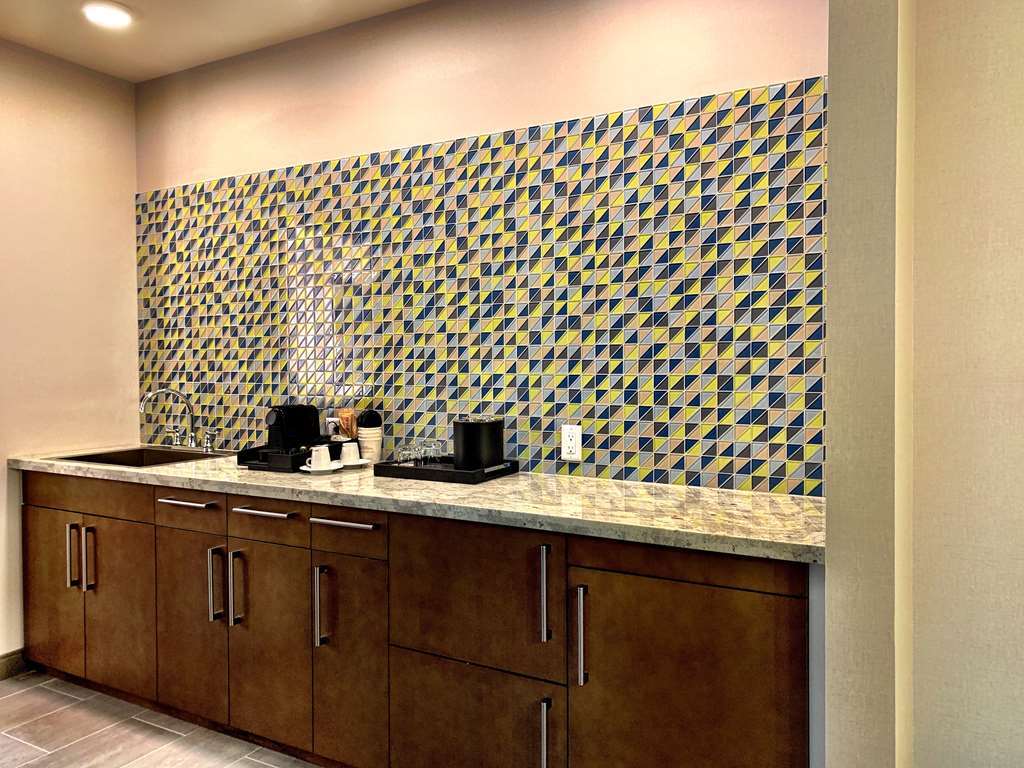 Best Western Premier Hotel At Fisher'S Landing Ванкувер Номер фото